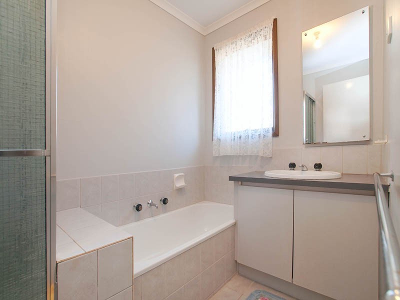 7 Charleville Court, Carrum Downs VIC 3201