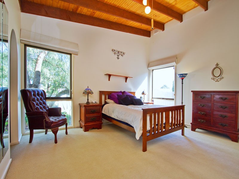 8 Abram Court, Frankston South VIC 3199