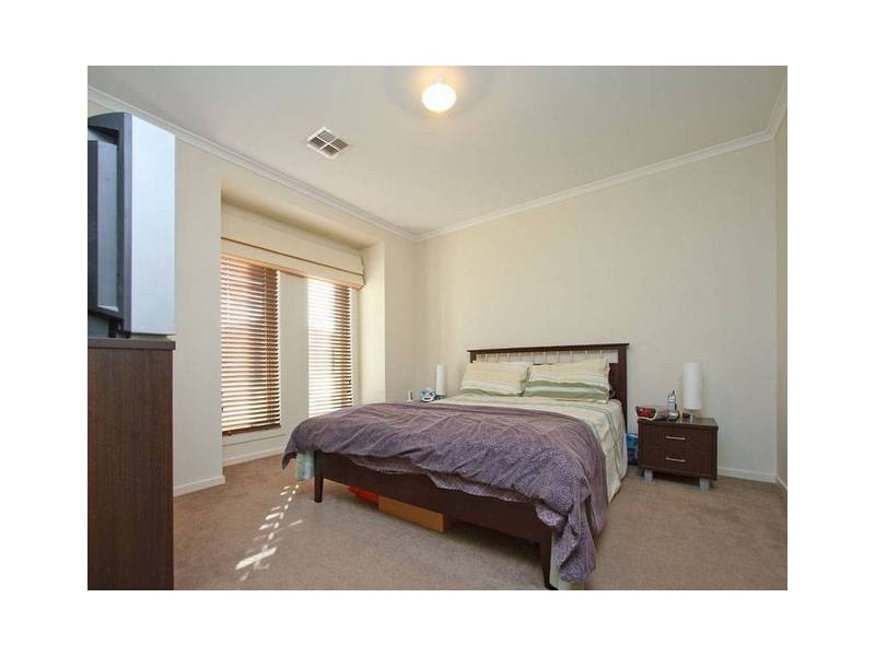 14 Lahinch Grove, Cranbourne VIC 3977