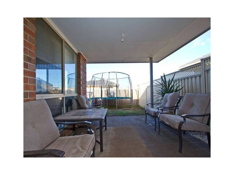 14 Lahinch Grove, Cranbourne VIC 3977