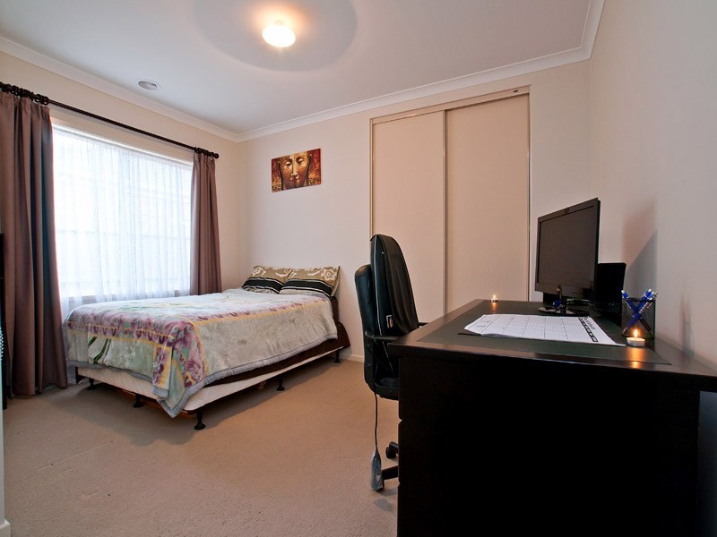 52 Ferndown Drive, Cranbourne VIC 3977