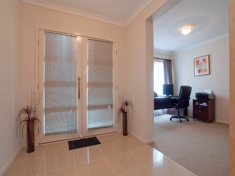 52 Ferndown Drive, Cranbourne VIC 3977