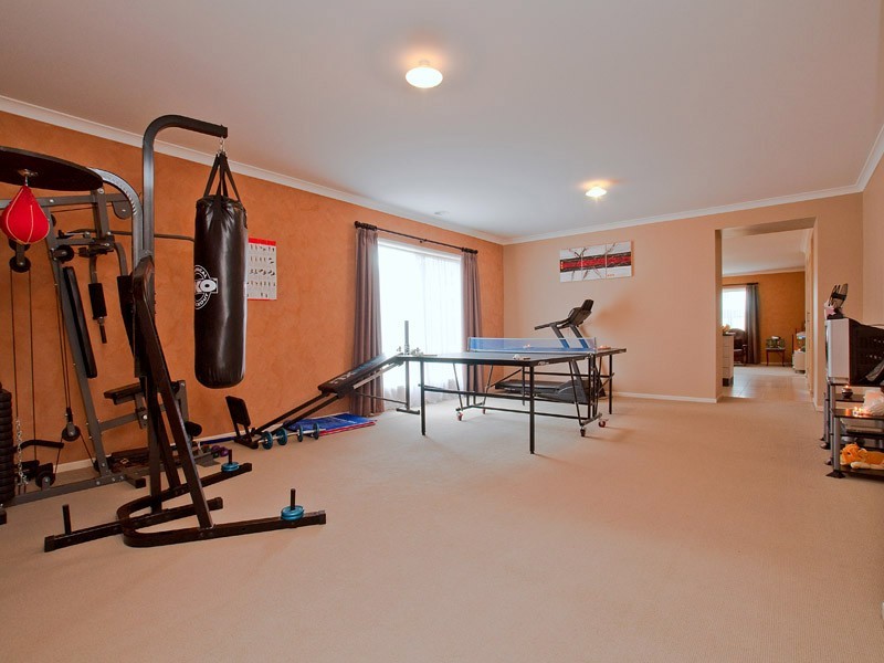 52 Ferndown Drive, Cranbourne VIC 3977