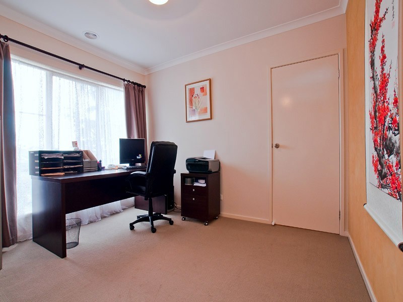 52 Ferndown Drive, Cranbourne VIC 3977