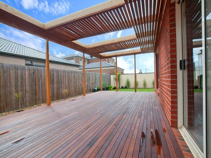 52 Ferndown Drive, Cranbourne VIC 3977