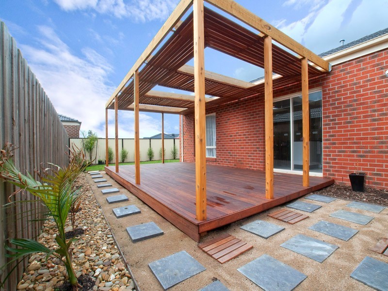 52 Ferndown Drive, Cranbourne VIC 3977
