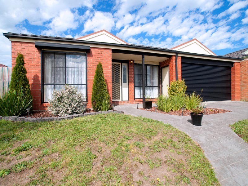 27 Alberton Drive, Cranbourne VIC 3977