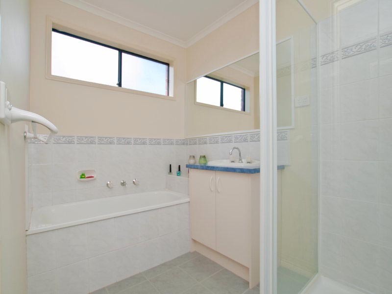 27 Alberton Drive, Cranbourne VIC 3977