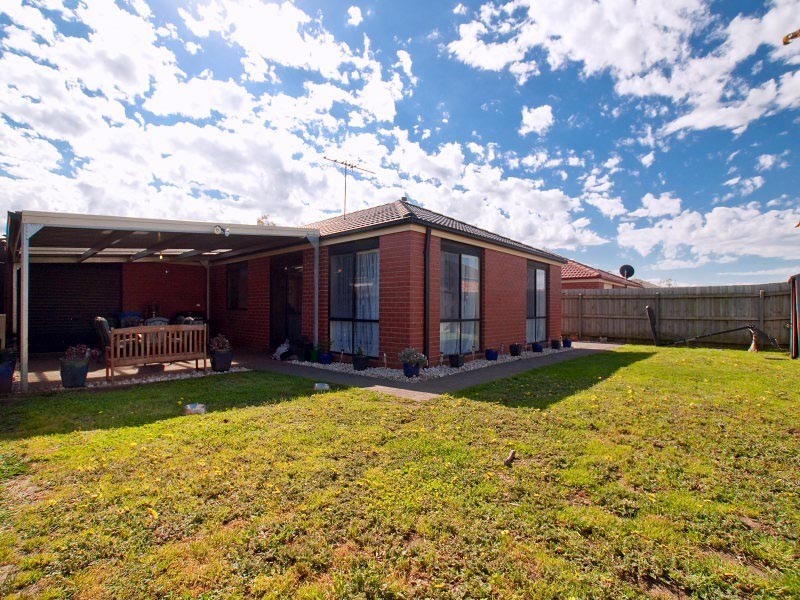 27 Alberton Drive, Cranbourne VIC 3977