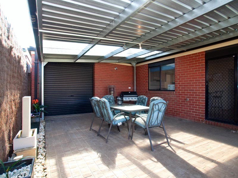 27 Alberton Drive, Cranbourne VIC 3977