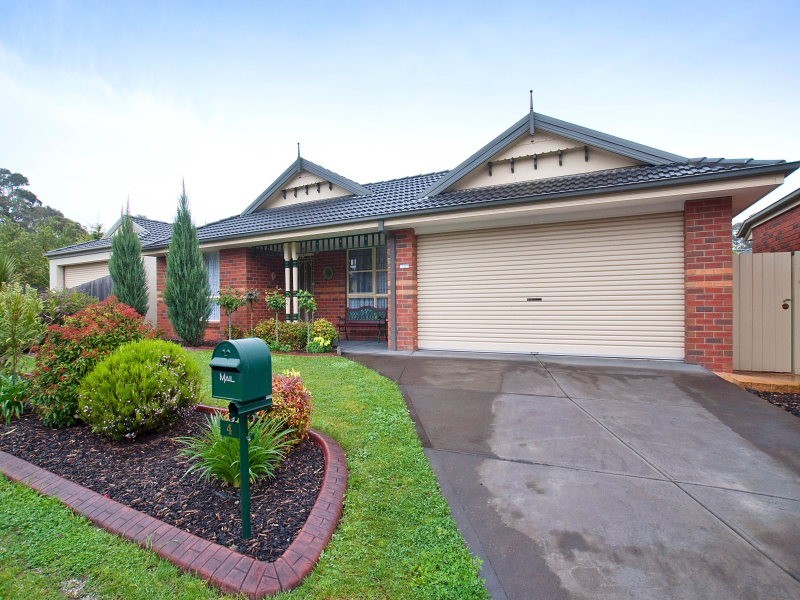 4 Little Acre Close, Langwarrin VIC 3910