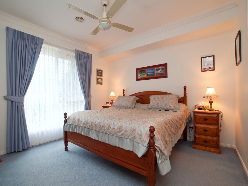 4 Little Acre Close, Langwarrin VIC 3910