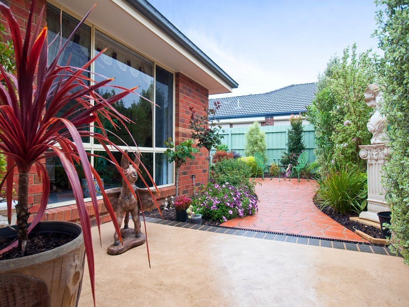 4 Little Acre Close, Langwarrin VIC 3910