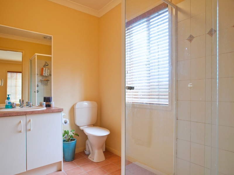 43 Sunningdale Crescent, Cranbourne VIC 3977