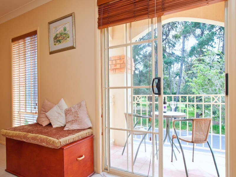 43 Sunningdale Crescent, Cranbourne VIC 3977