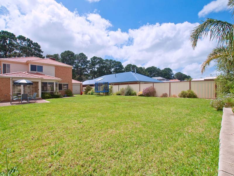 43 Sunningdale Crescent, Cranbourne VIC 3977