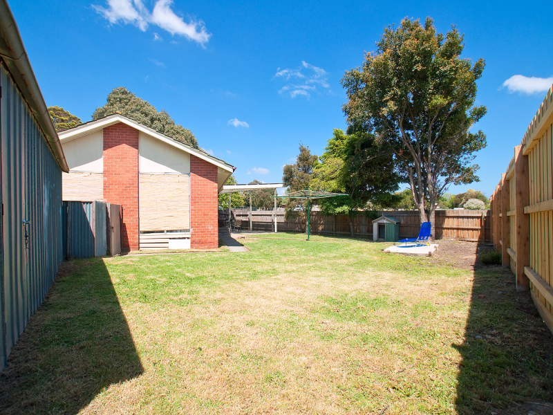 12 Pecan Court, Frankston North VIC 3200