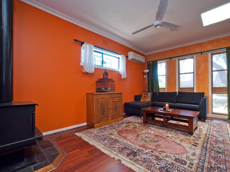 11 Emanuel Drive, Seaford VIC 3198