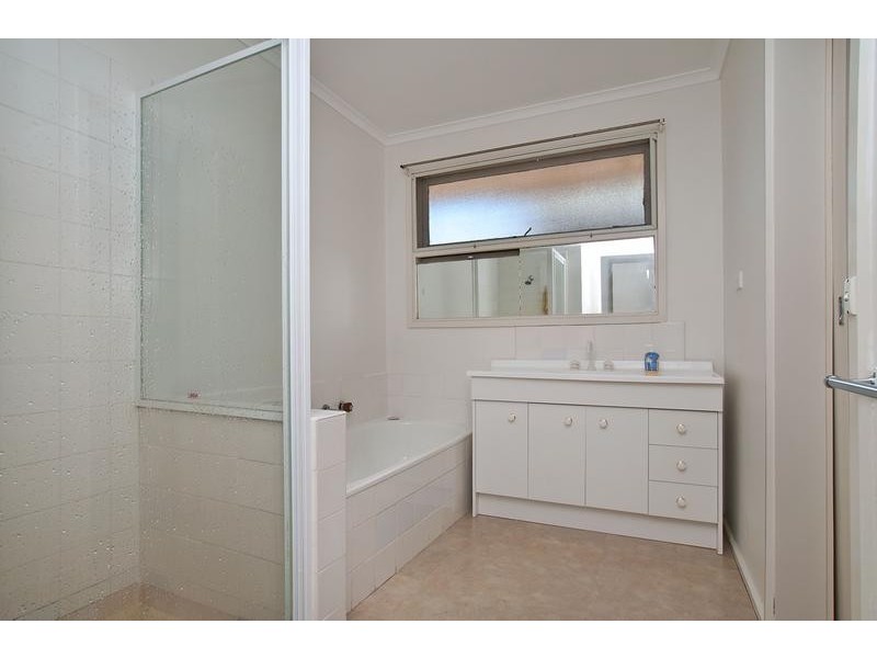 8 Owen Close, Frankston VIC 3199