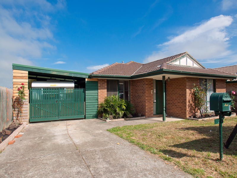 5 Raffindale Crescent, Cranbourne VIC 3977