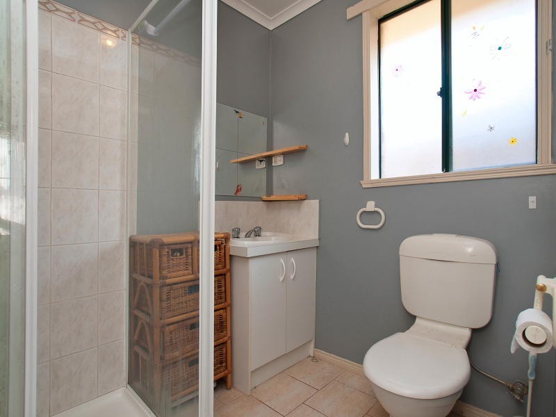 5 Raffindale Crescent, Cranbourne VIC 3977