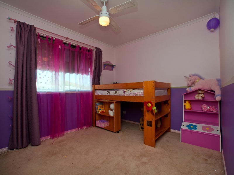 5 Raffindale Crescent, Cranbourne VIC 3977