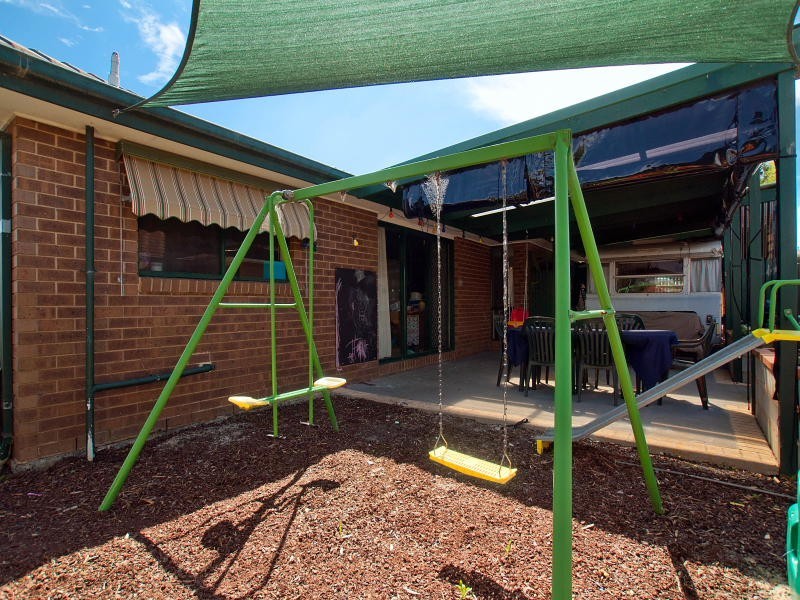 5 Raffindale Crescent, Cranbourne VIC 3977