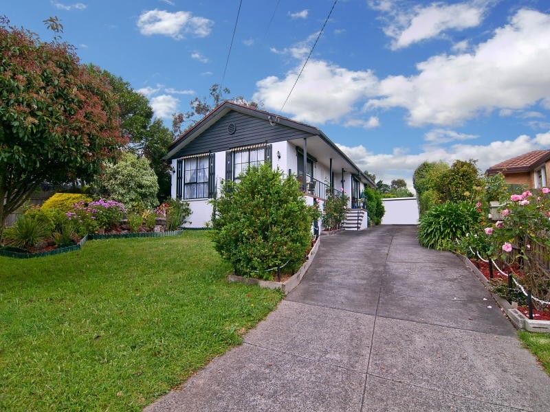 6 Knott Court, Langwarrin VIC 3910