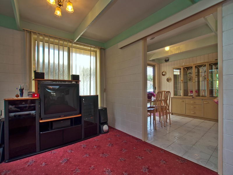8 Elliott Street, Seaford VIC 3198