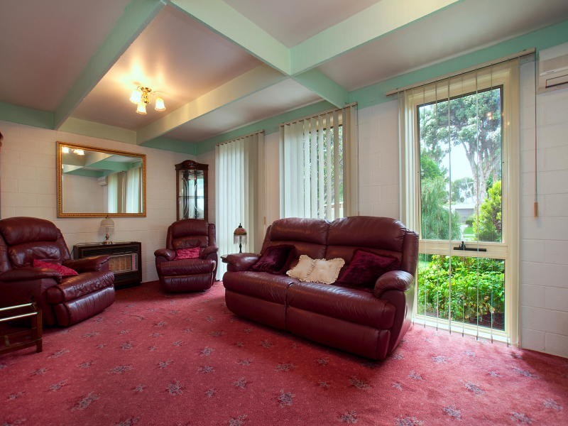 8 Elliott Street, Seaford VIC 3198