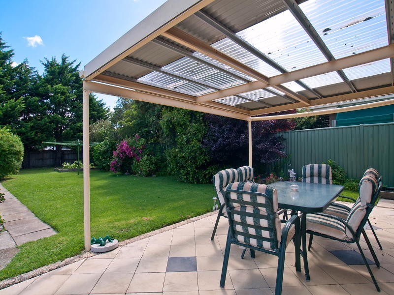 8 Elliott Street, Seaford VIC 3198