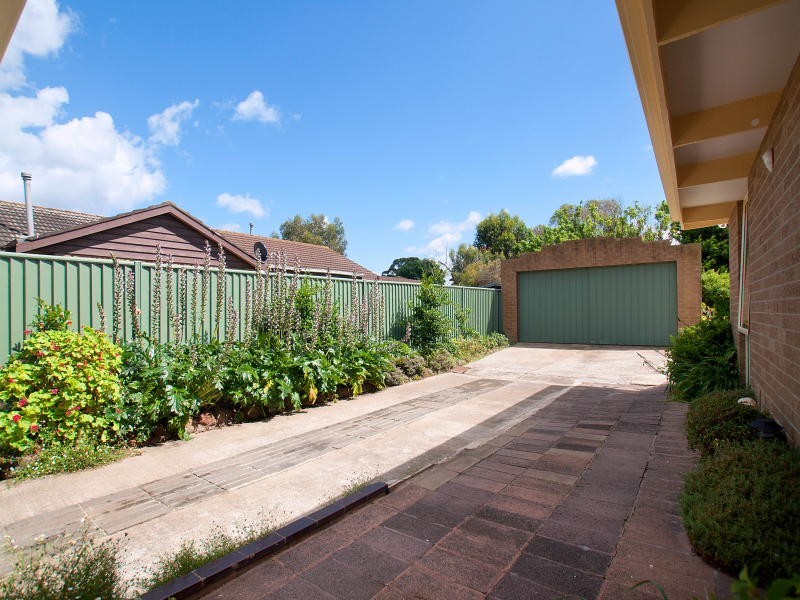 8 Elliott Street, Seaford VIC 3198