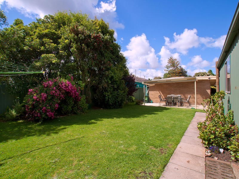 8 Elliott Street, Seaford VIC 3198