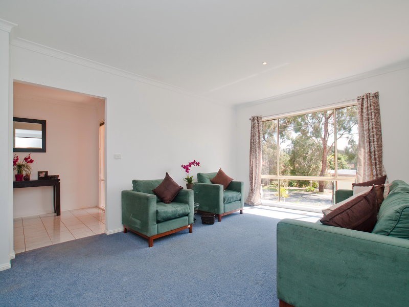 20 Poplar Grove, Langwarrin VIC 3910