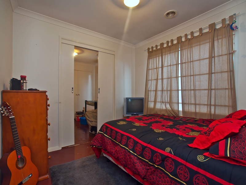 13 Glenora Way, Hampton Park VIC 3976