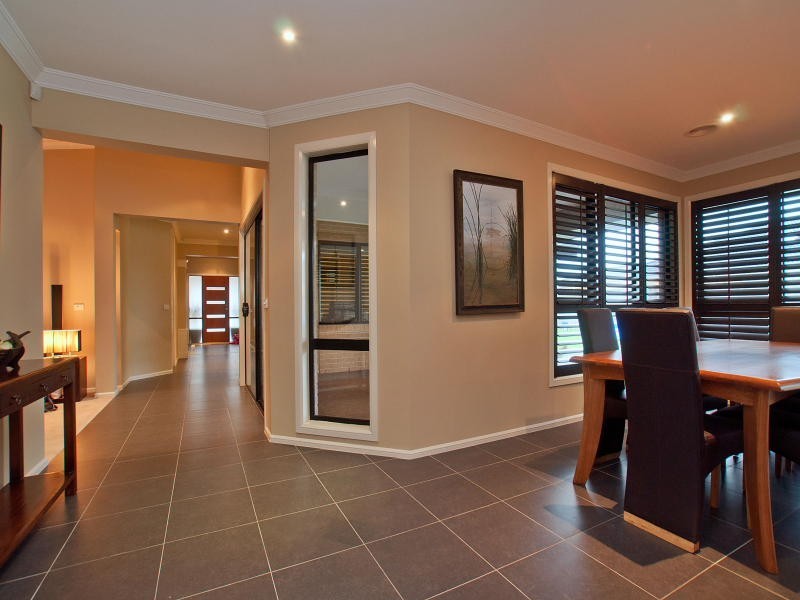 15 Broadstone Way, Cranbourne VIC 3977