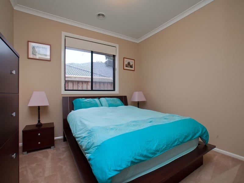 15 Broadstone Way, Cranbourne VIC 3977