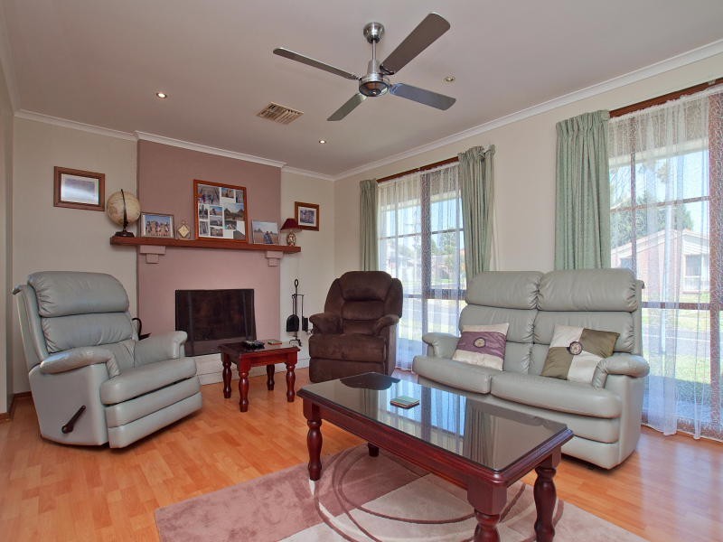 2 Ballymore Court, Frankston VIC 3199