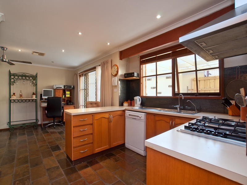 2 Ballymore Court, Frankston VIC 3199