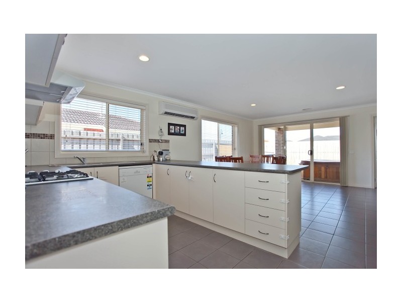 20 Vega Terrace, Cranbourne VIC 3977