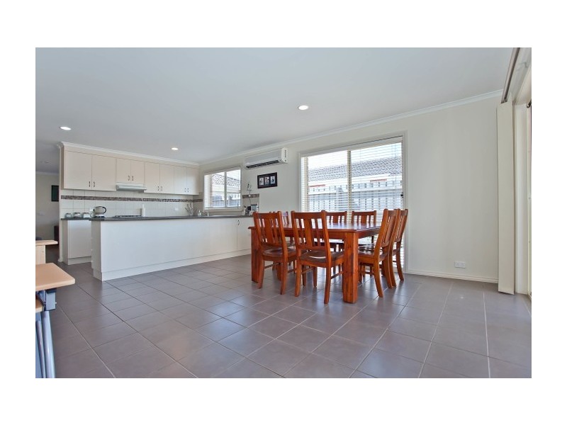 20 Vega Terrace, Cranbourne VIC 3977