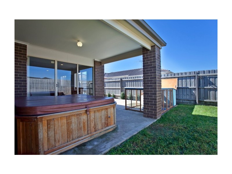 20 Vega Terrace, Cranbourne VIC 3977