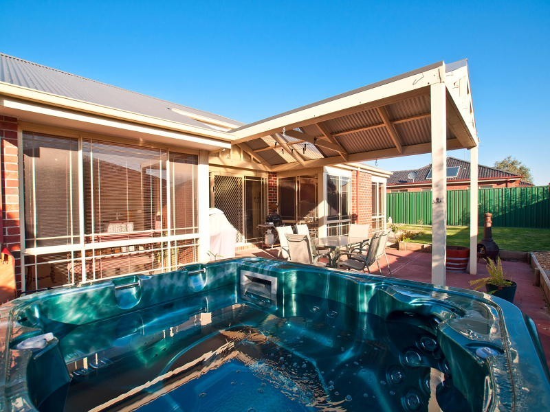 13 Wicklow Drive, Cranbourne VIC 3977