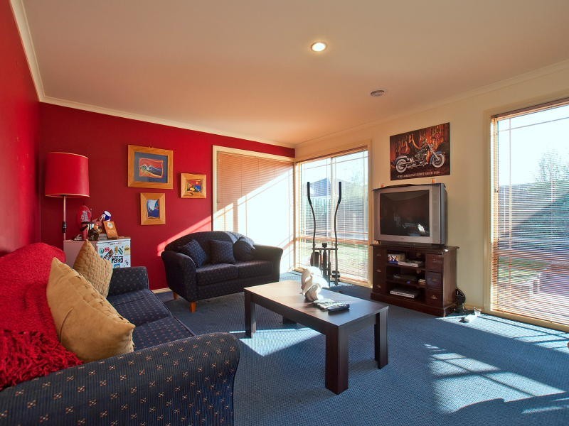 13 Wicklow Drive, Cranbourne VIC 3977