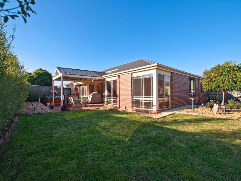 13 Wicklow Drive, Cranbourne VIC 3977