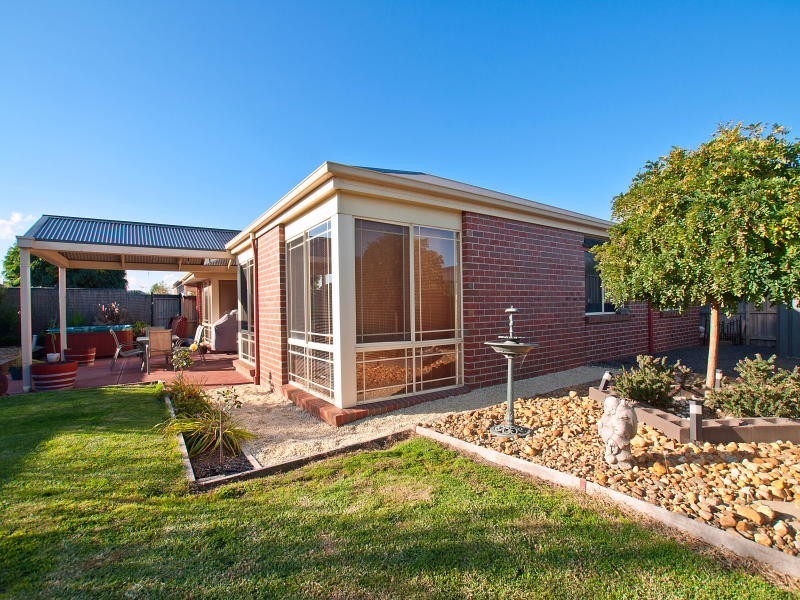 13 Wicklow Drive, Cranbourne VIC 3977