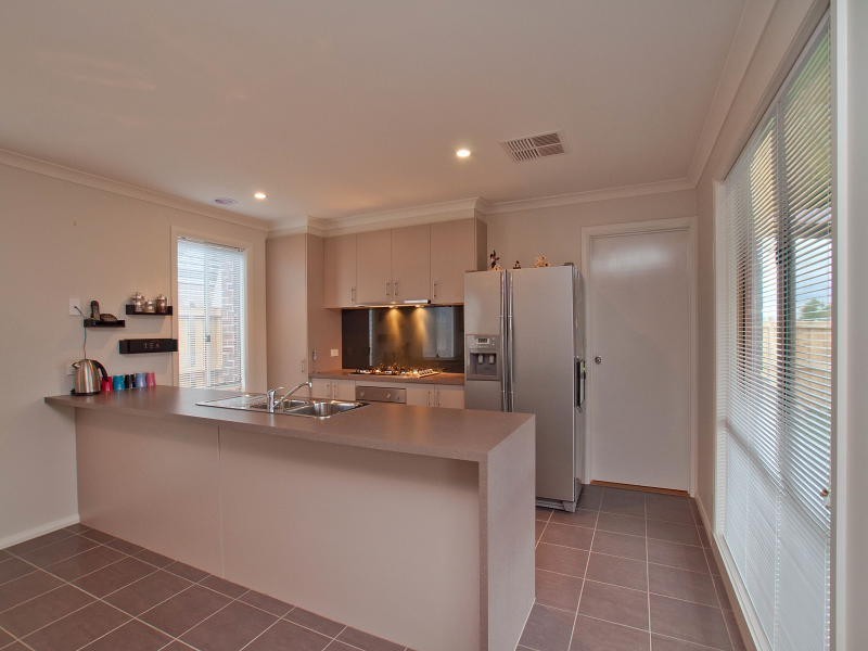 12 Hogan Steet, Cranbourne East VIC 3977