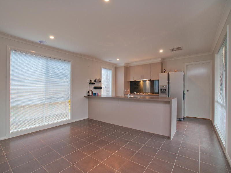 12 Hogan Steet, Cranbourne East VIC 3977
