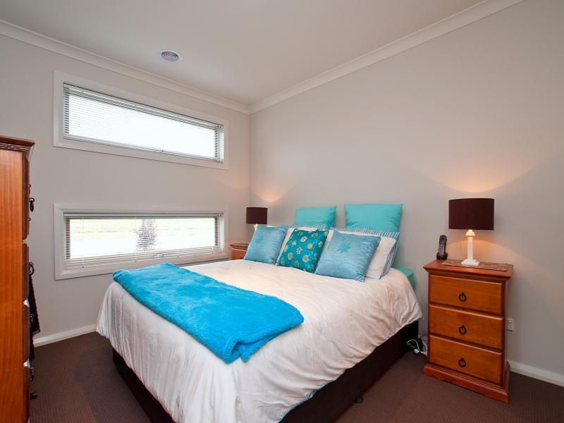 12 Hogan Steet, Cranbourne East VIC 3977