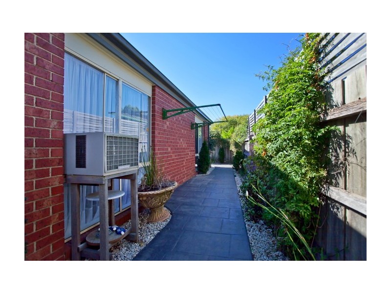 13 Tranter Square, Lynbrook VIC 3975